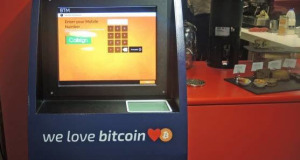 bitcoinový ATM bankomat v Londýně Campusu Google
